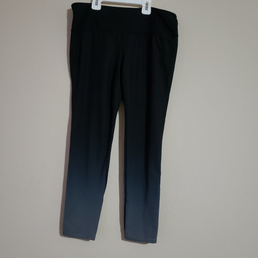 Gap Women 3/4  Black Legging M